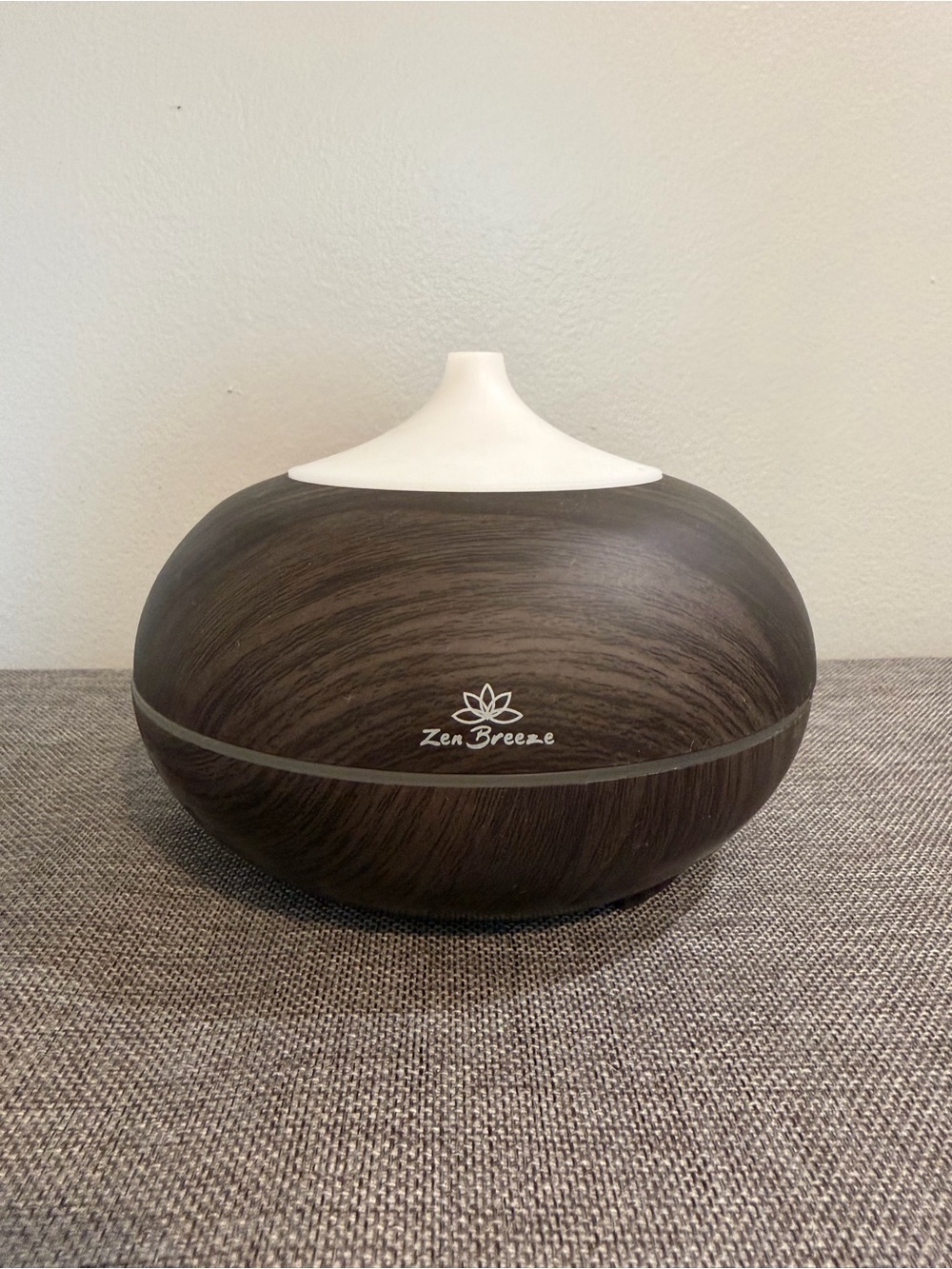 Zen Breeze Wood Grain Essential Oil Diffuser - Dark Brown & White